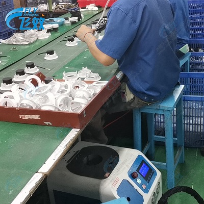 自動(dòng)拉釘機(jī)自動(dòng)拉鉚機(jī)自動(dòng)抽芯鉚釘機(jī)燈具應(yīng)用現(xiàn)場(chǎng).jpg
